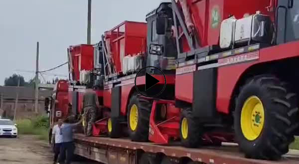 發往甘肅的青儲機已經裝車完成